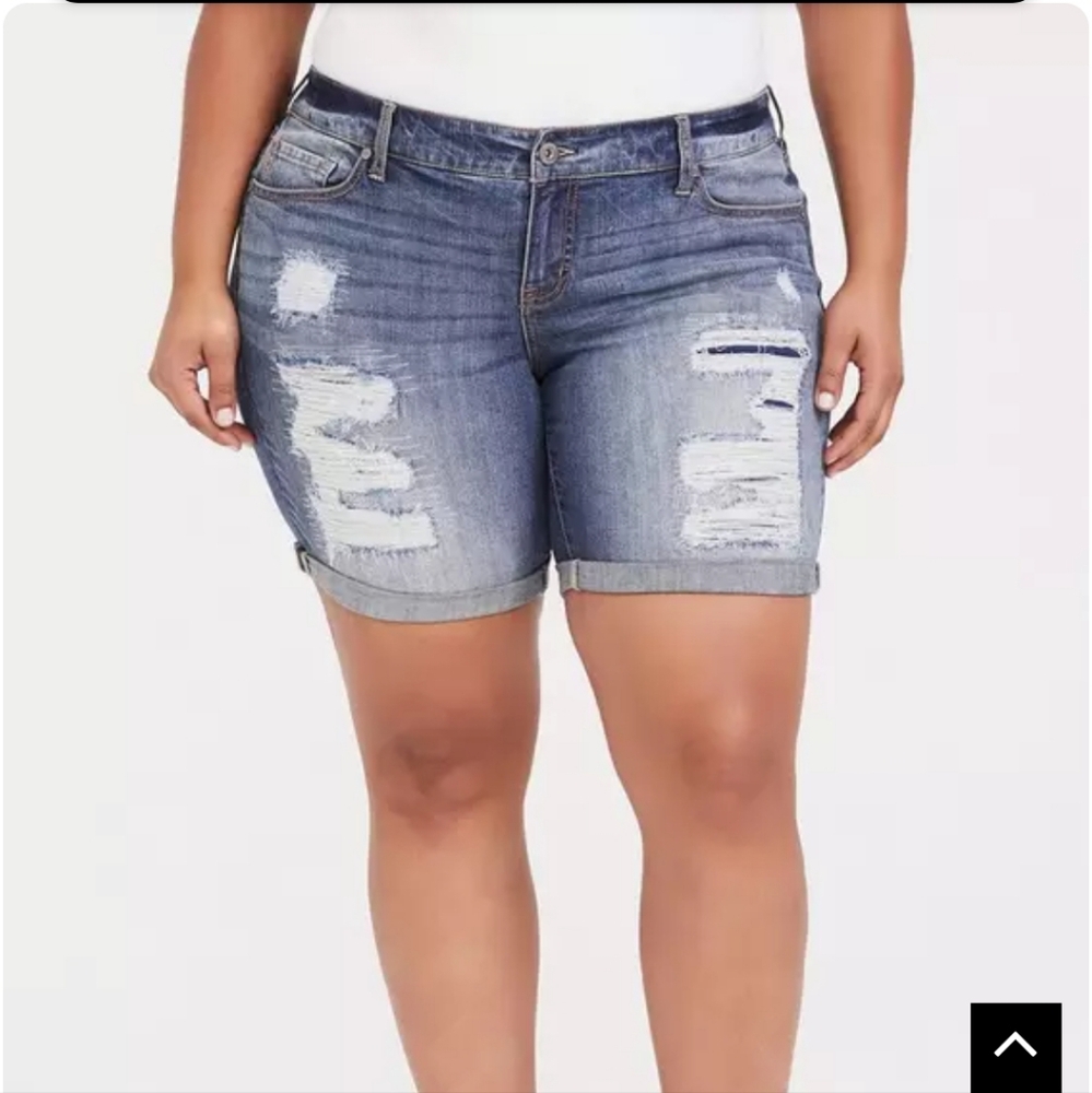 Torrid Classic Skinny Mid Bermuda Short - Vintage Stretch Dark Wash